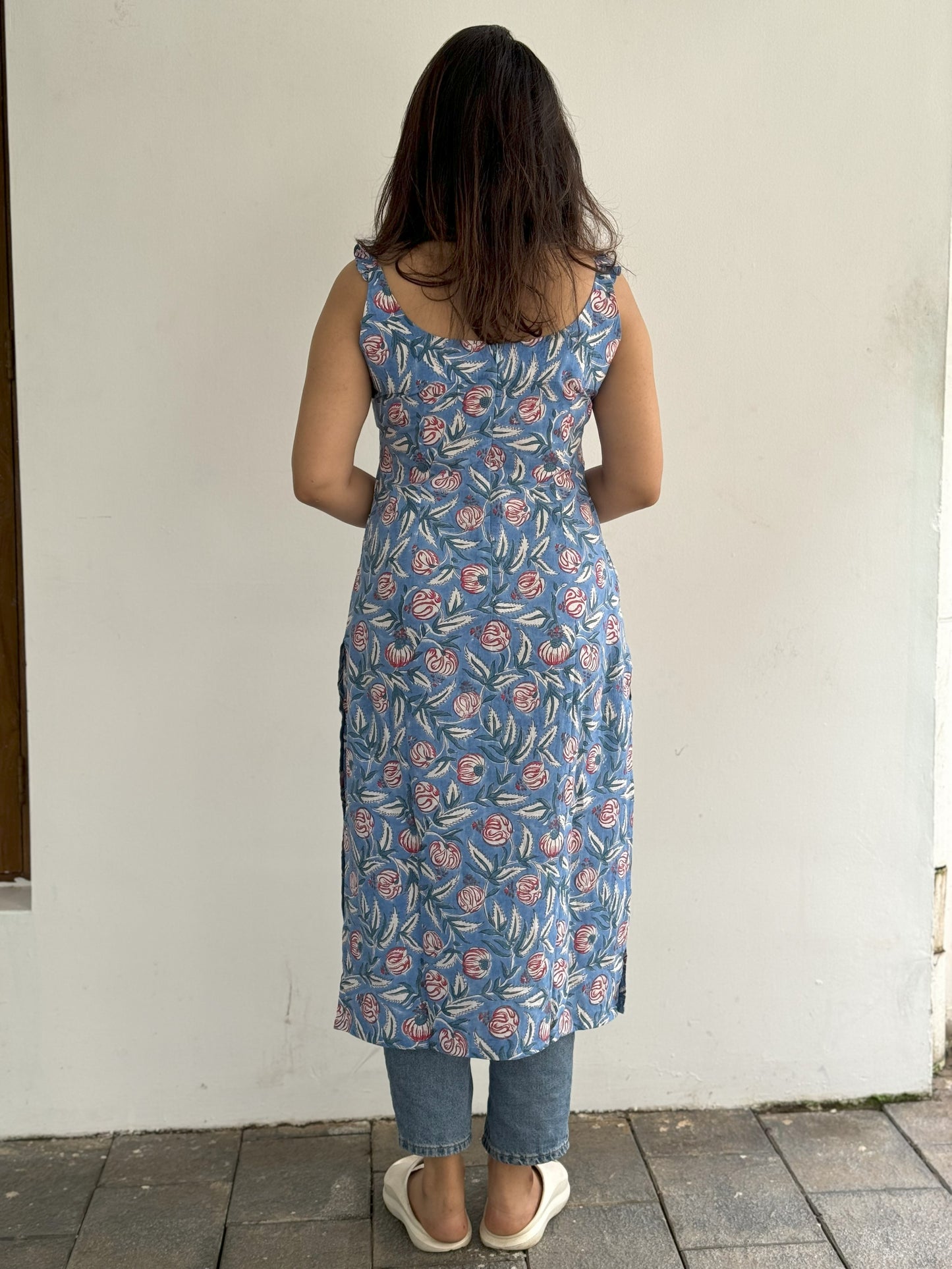 Blue, Red & Green Floral Sleeveless Kurta